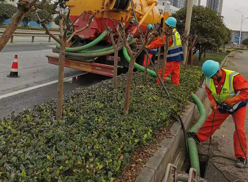 茶山镇市政管道清淤